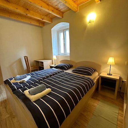 Old Town Apartments Trogir - Free Parking エクステリア 写真