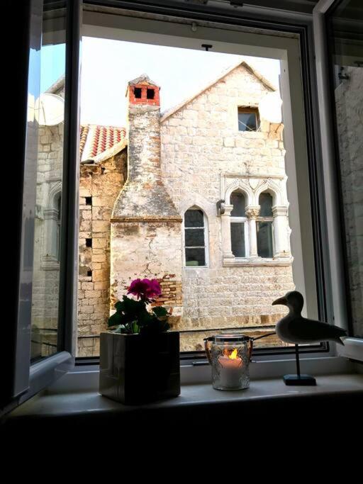 Old Town Apartments Trogir - Free Parking エクステリア 写真