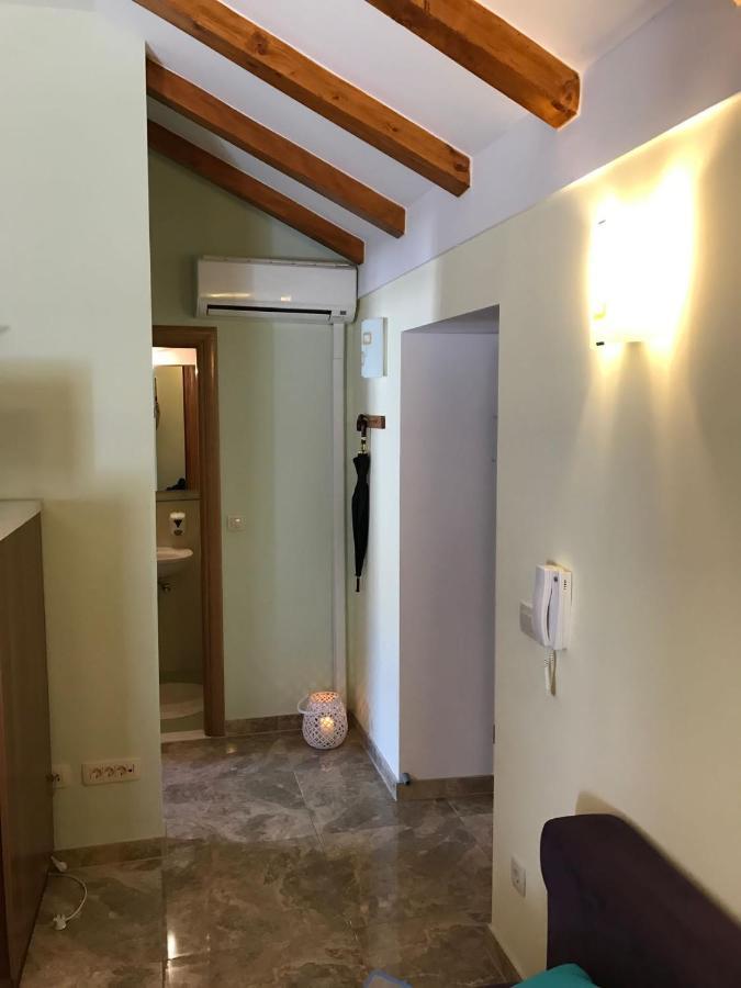 Old Town Apartments Trogir - Free Parking エクステリア 写真