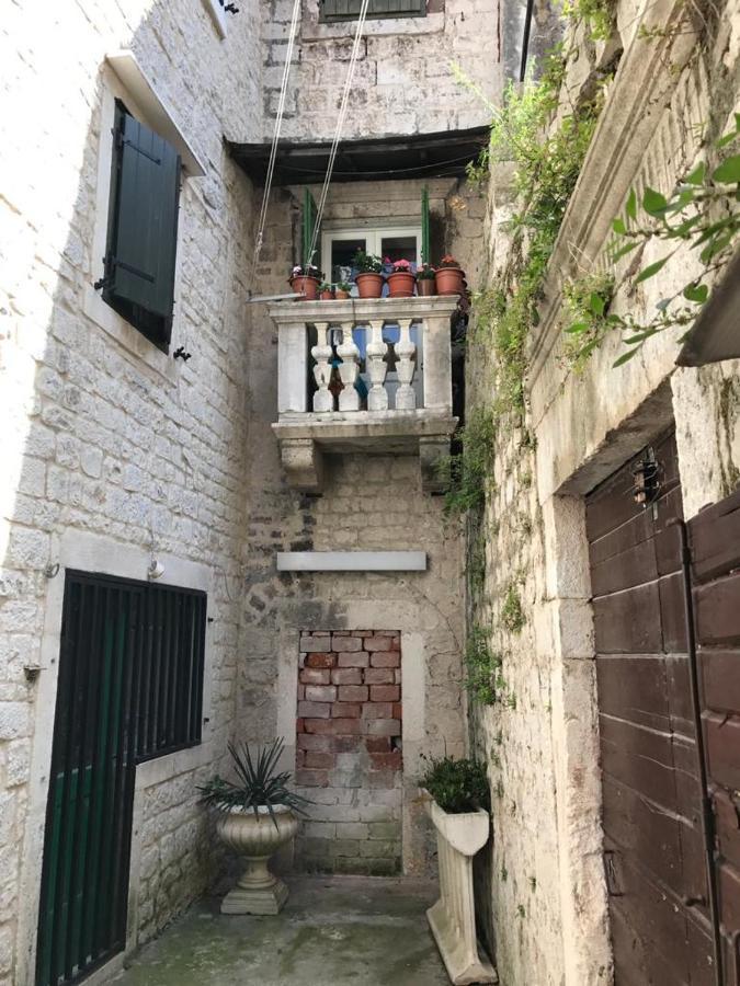 Old Town Apartments Trogir - Free Parking エクステリア 写真