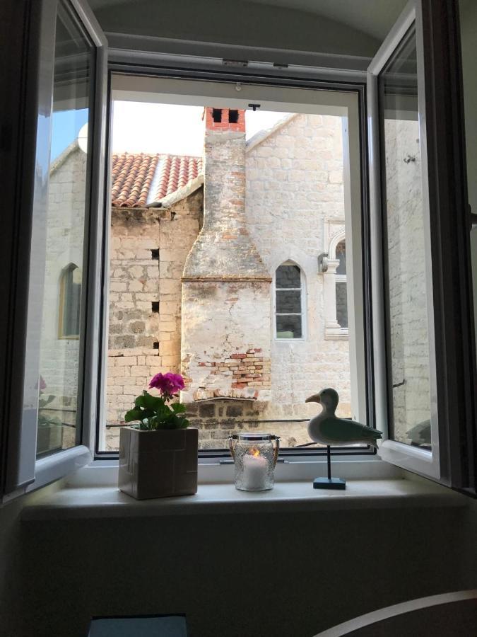 Old Town Apartments Trogir - Free Parking エクステリア 写真