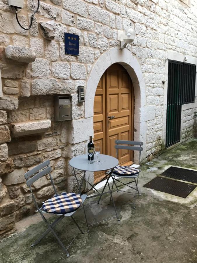 Old Town Apartments Trogir - Free Parking エクステリア 写真