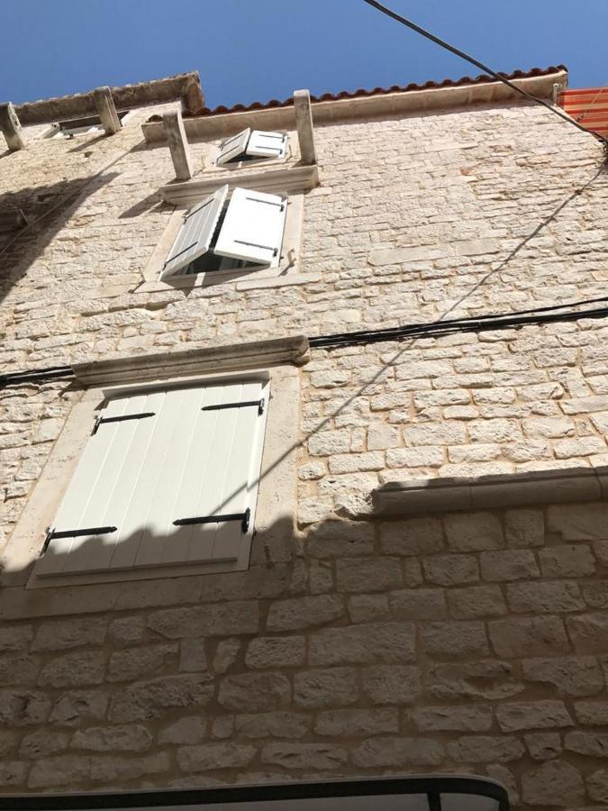 Old Town Apartments Trogir - Free Parking エクステリア 写真