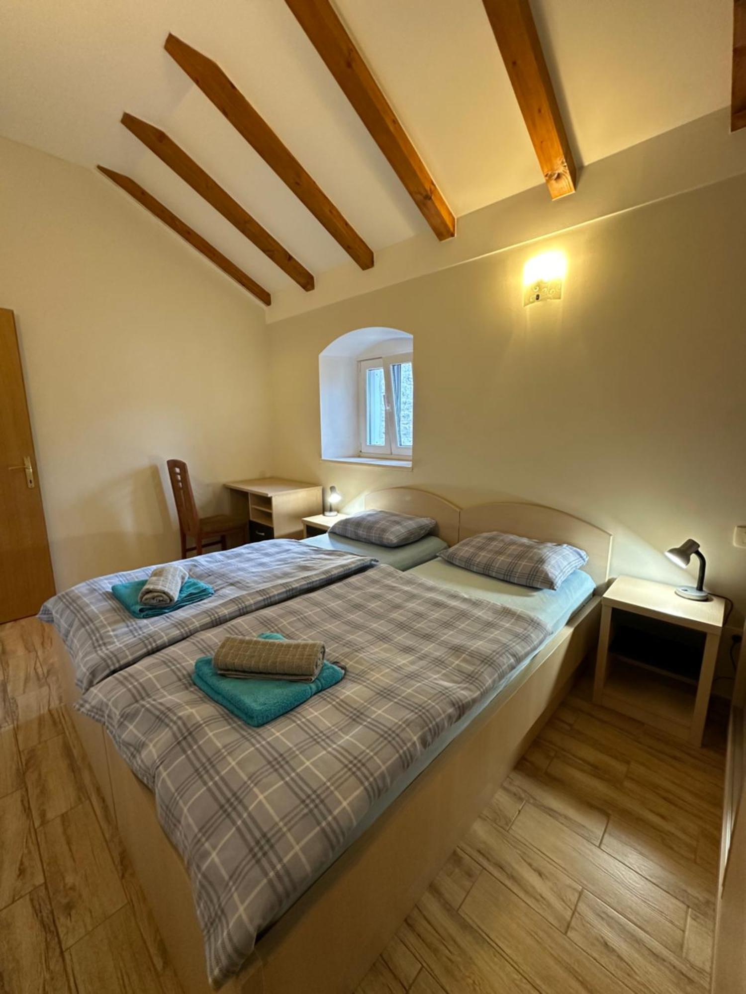 Old Town Apartments Trogir - Free Parking エクステリア 写真