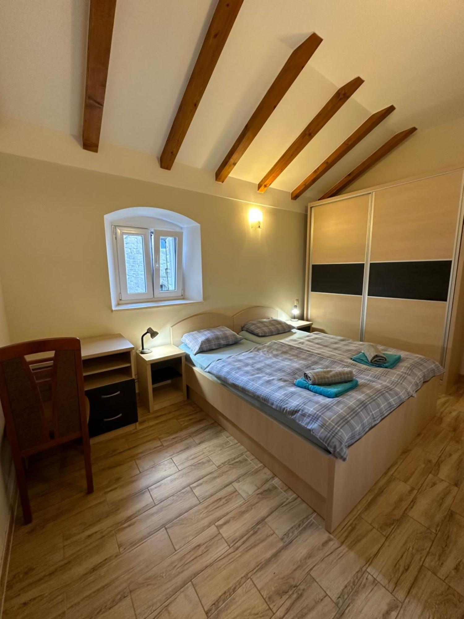 Old Town Apartments Trogir - Free Parking エクステリア 写真